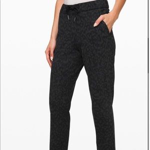 Lulu lemon 7/8 on the fly pants